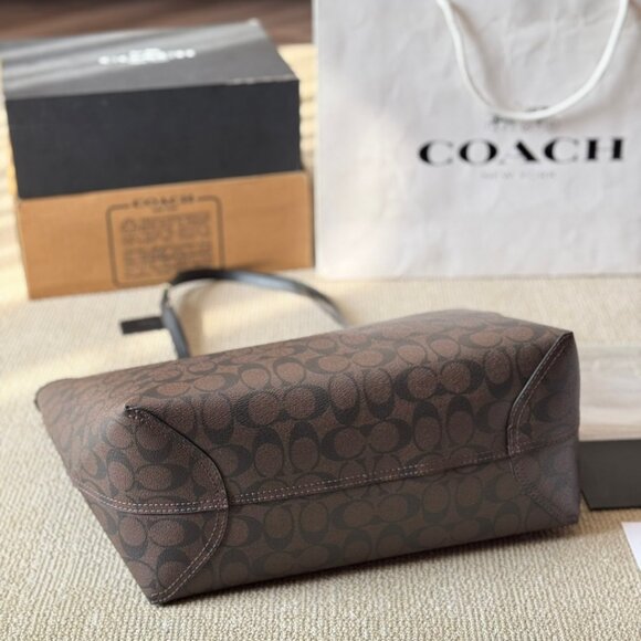 Coach tote bag, size 33*27 cm - Picture 4 of 7